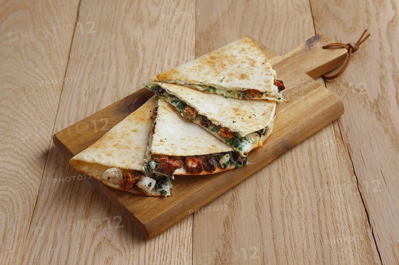 Tortillas stuffed with meat