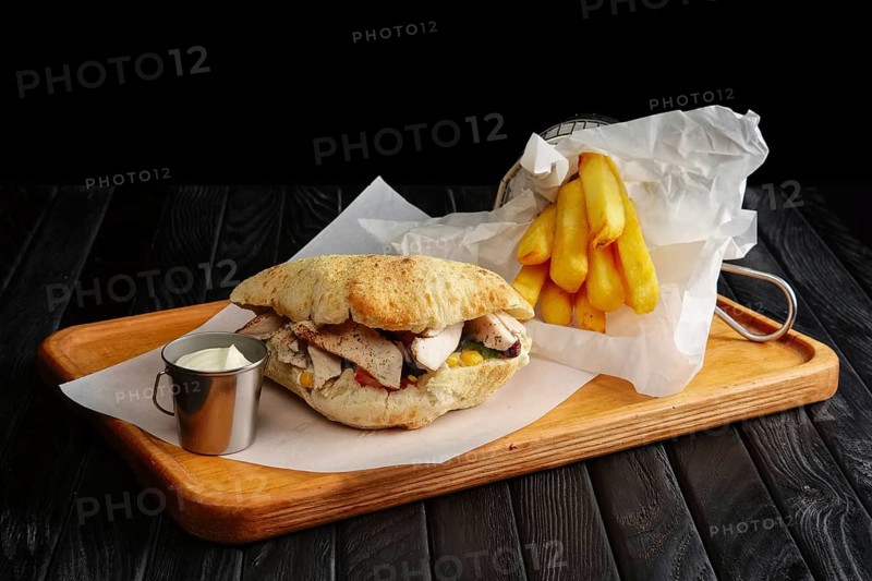 Pita bread with meat