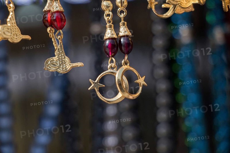 Metal islamic crescent moon icon