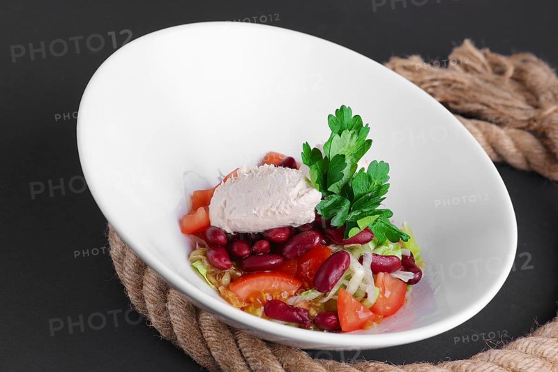 Salad with haricot bean
