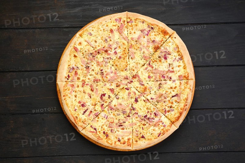 Pizza with parma ham
