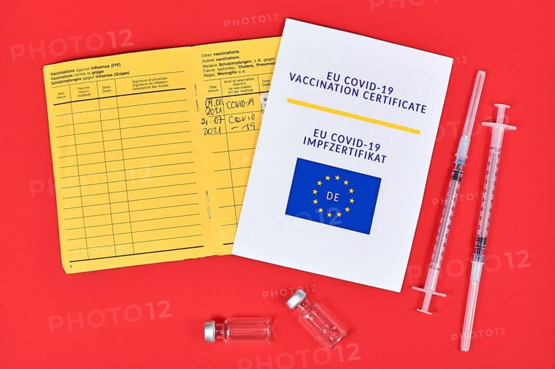 EU COVID-19 Vaccination certificate on paper