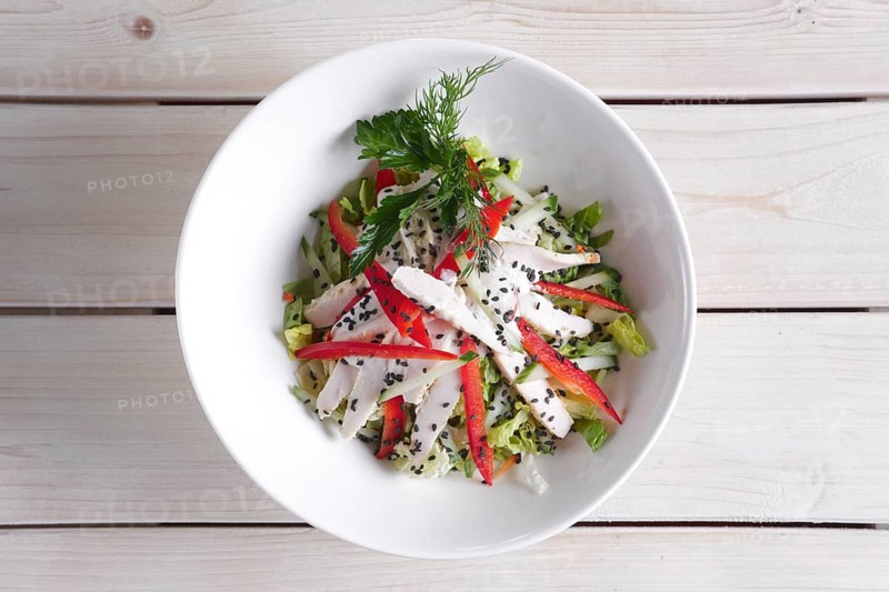 Salad with chicken fillet and bell pepper