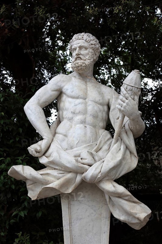 Statues and busts in the castle park