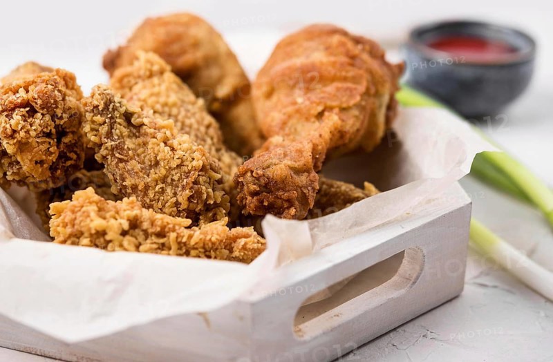 Front view fried chicken tray