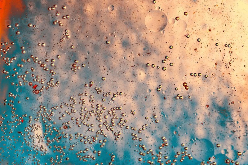 Oil bubbles inside water base form patterns