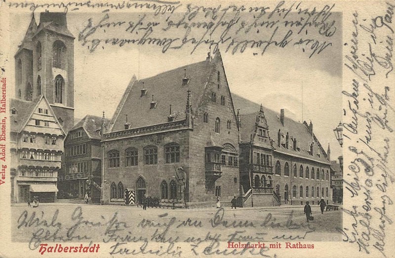 Holzmarkt with town hall