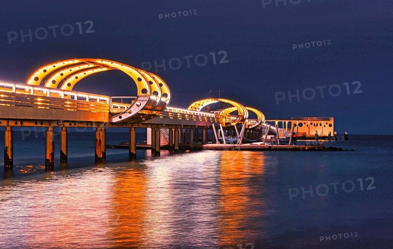 Illuminated pier