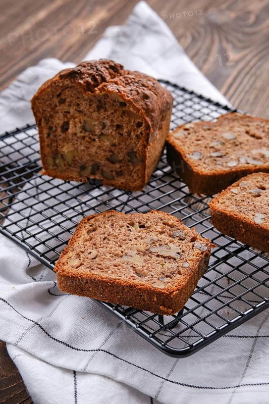 Whole uncut biscuit cake with walnut