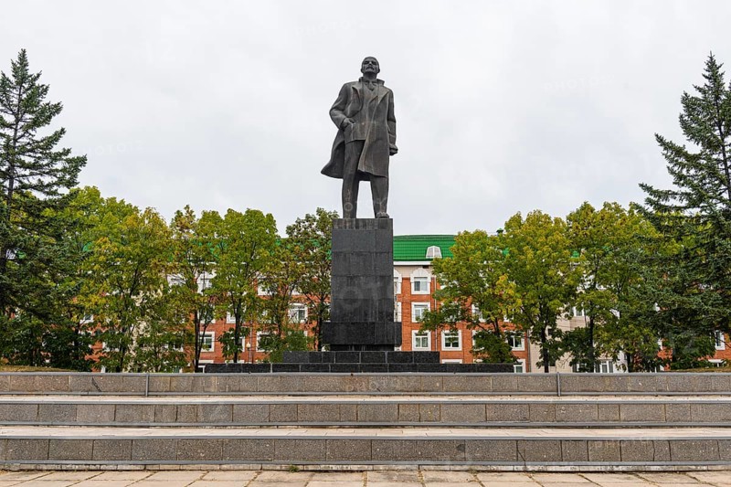Lenin statue
