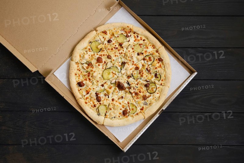 Pizza with chicken