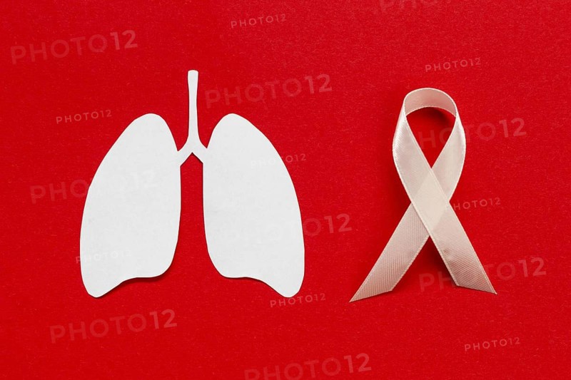 Medicine sign with lungs shape