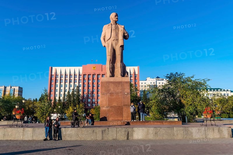 Lenin statue on Lenin square