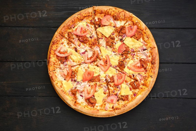 Pizza with minced meat