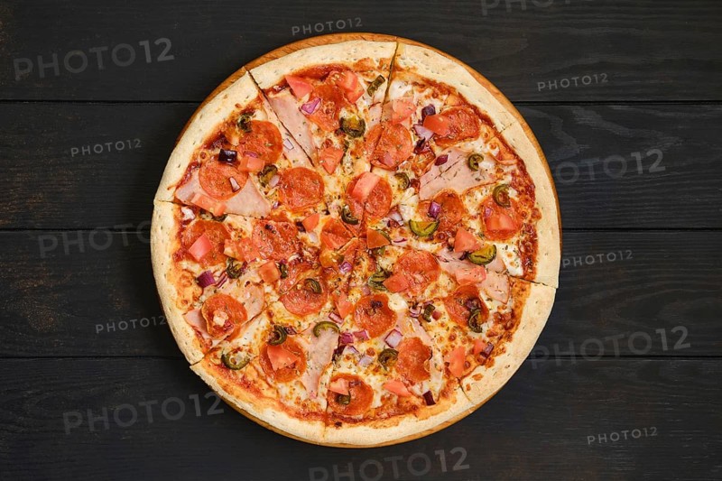 Pizza with pepperoni