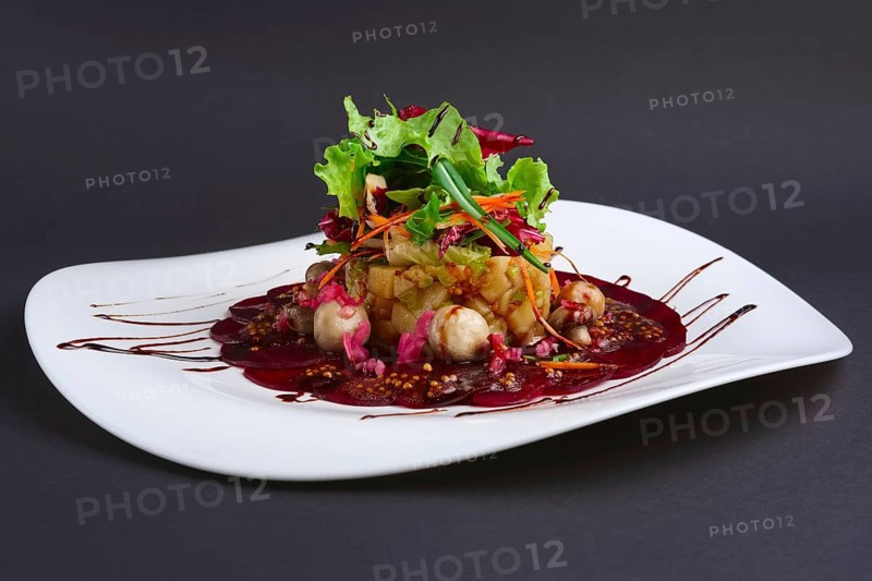 Lenten salad with beetroot