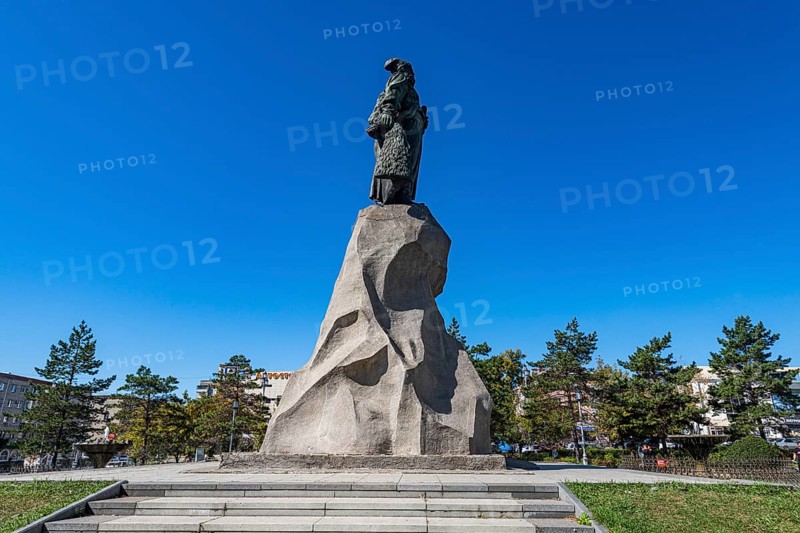 Monument Yerofeyu Pavlovichu Khabarovu