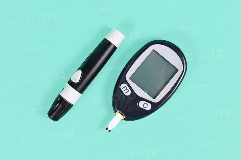 Diabetes treatment tools with blood glucose sugar meter and lancing device with lancet