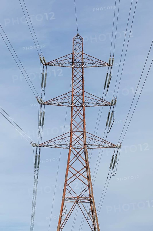 High voltage pylon
