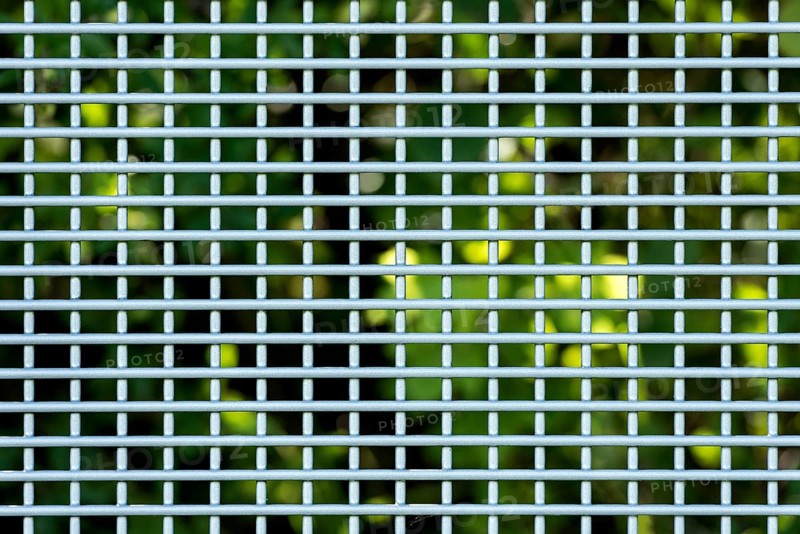 Tight iron wire mesh