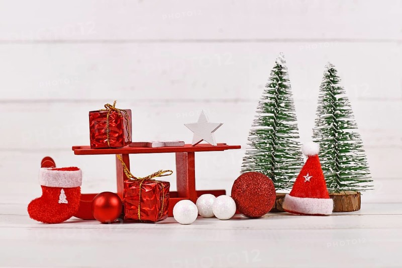 Christmas arrangement with red slide