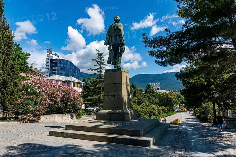 Maxim Gorky statue