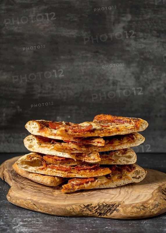 Front view stack pizzas