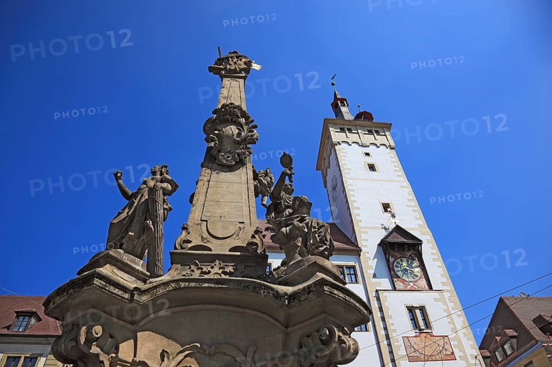 Vierroehrenbrunnen and Beim Grafeneckart
