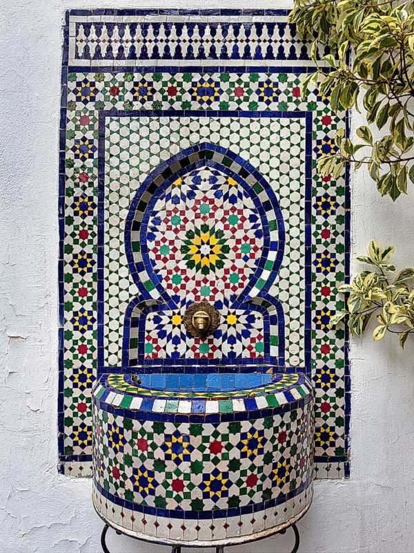 Washbasin on a wall in a riad
