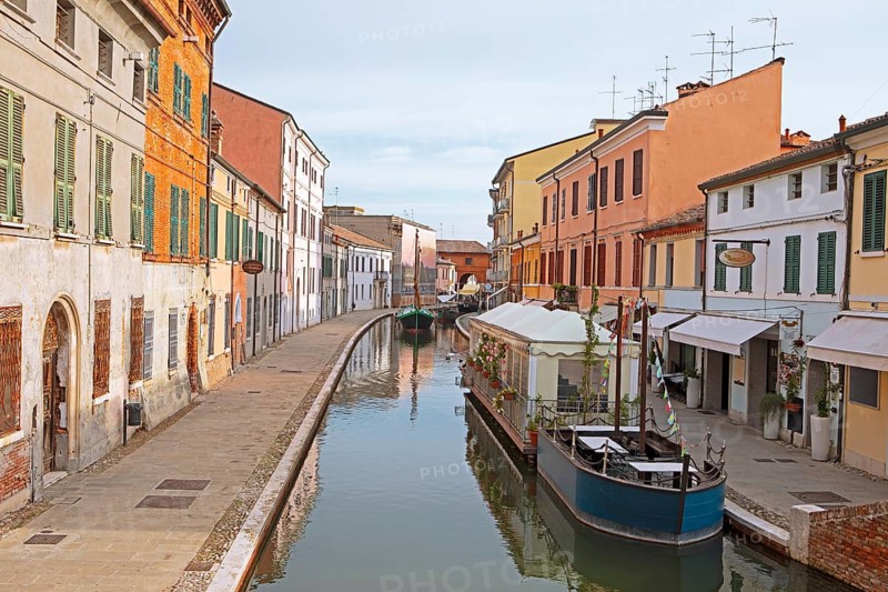 Via Fogli on the canal