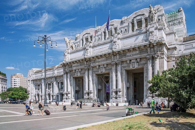 Portal of the central station Statione Centrale
