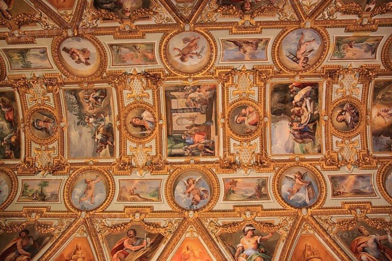 Ceiling frescoes in the nave