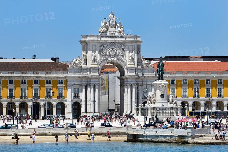 Praca do Comercio and Victory arch