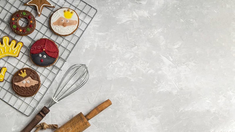 Kitchen utensils biscuits copy space