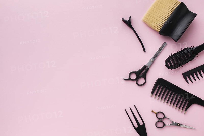 Combs scissors copy space