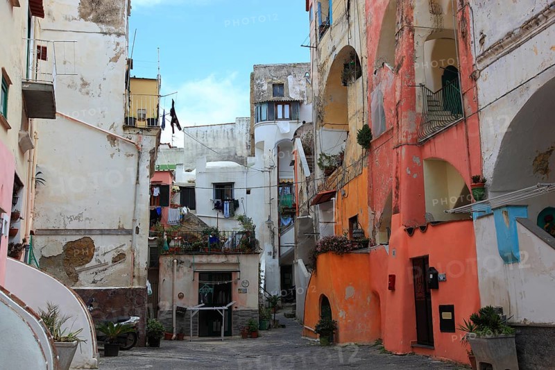 Backyard romance in the old town of Procida