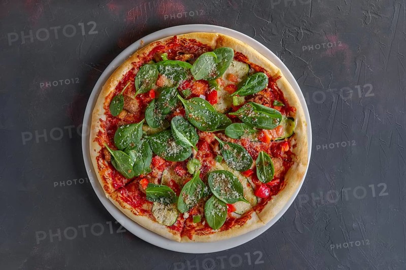Pizza with jamon