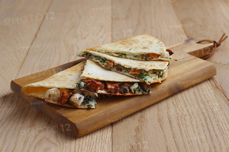 Tortillas stuffed with meat
