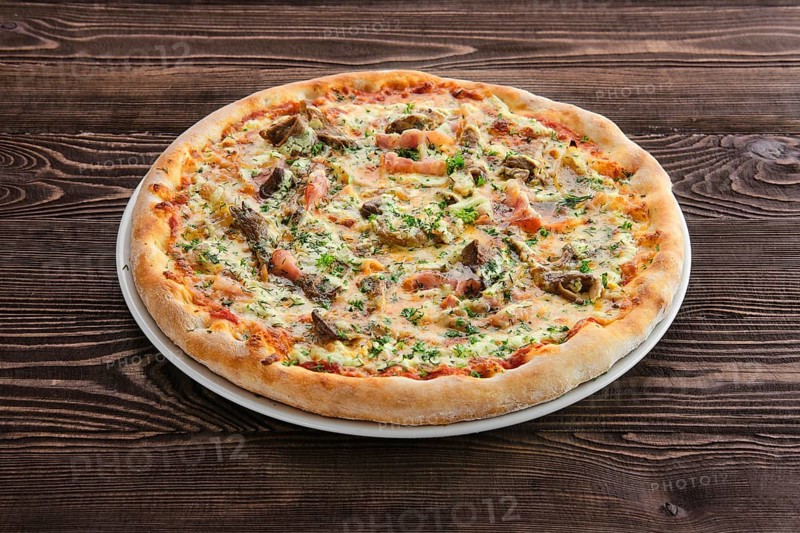 Thick crust pizza with ham
