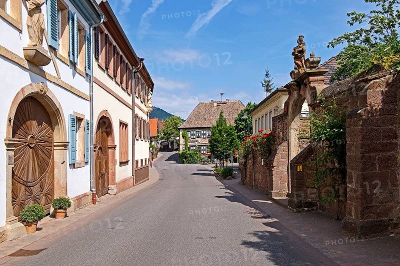 Village street in the wine village of Hainfeld