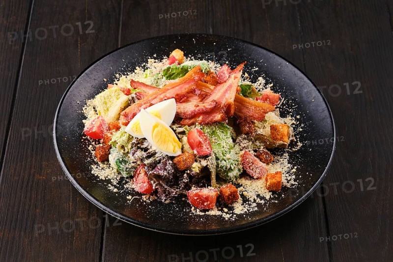 Salad with bacon