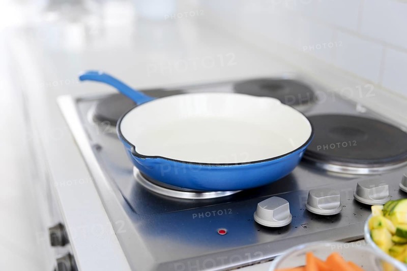 Frying pan stove