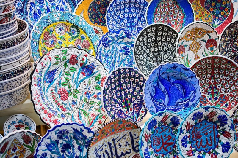 Souvenir and gift ceramic plates in Ottoman style and art patterns