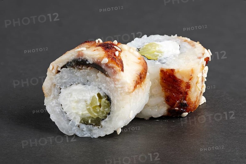 Eel rolls with cucumber