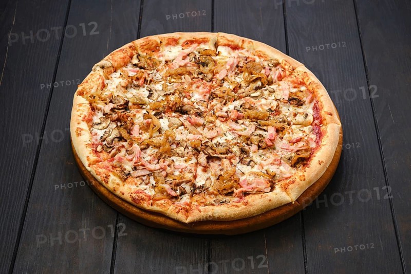 Pizza with bacon