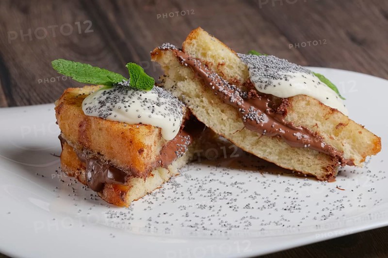 Brioche with chocolate cream
