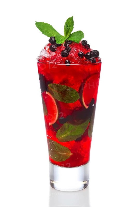 Cocktail with currant