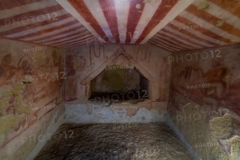 Beautiful wall paintings in the Necropolis of Tarchuna