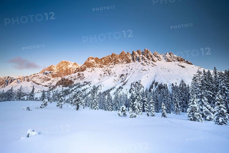 Mandlwand and Hochkoenig in winter