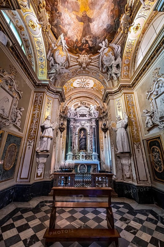 Altaire in the Basilica di Sant'Apollinare Nuovo